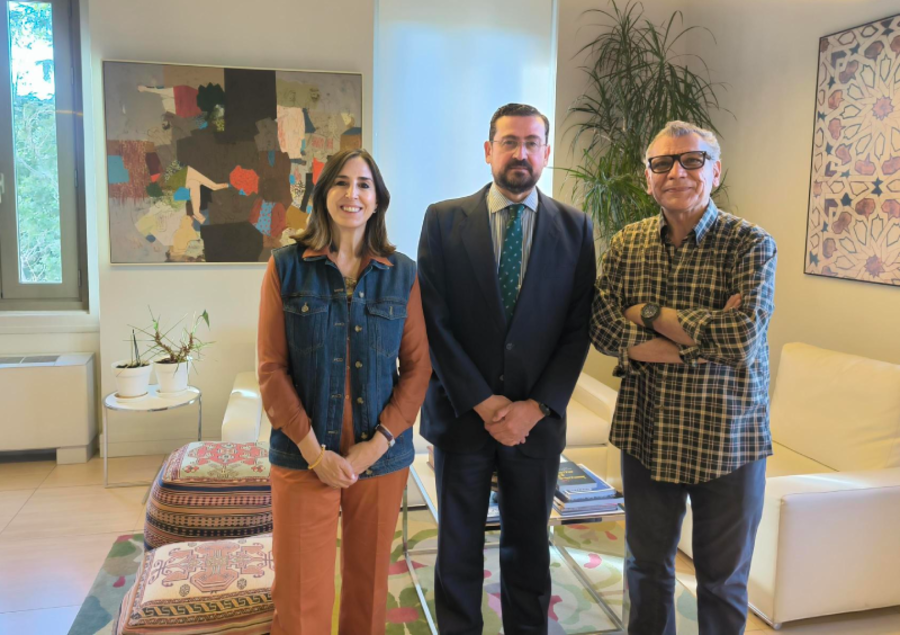 Iraqi artist Hanoos visits Casa Árabe
