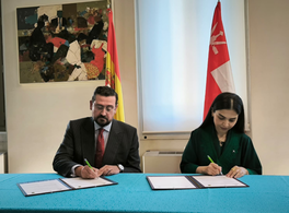 Casa Árabe signs an agreement with the Bait al Zubair Foundation in Oman 